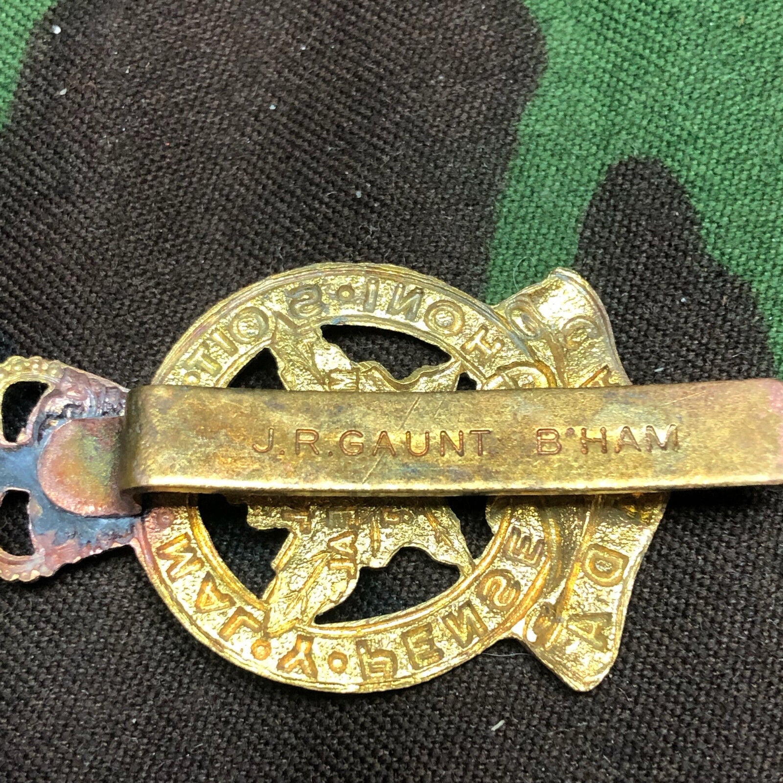Original Canadian Army Royal Montreal Regiment Cap Badge - The Militaria Shop