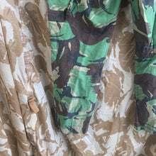 Lade das Bild in den Galerie-Viewer, Early Original British Army Jungle DPM Camouflaged Combat Trousers - 76/80/96
