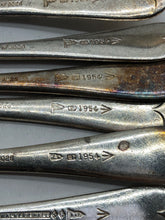 Charger l&#39;image dans la galerie, Original British Army Officers Mess Fish Knives Bulk Lot - Korean - Vietnam War
