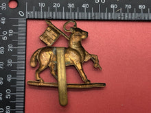 Load image into Gallery viewer, Original WW2 British Army The Queen&#39;s Royal Regiment (West Surrey) Cap Badge
