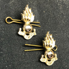 Charger l&#39;image dans la galerie, Original British Collar Badge Pair - Royal Engineers - The Militaria Shop
