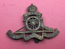 Load image into Gallery viewer, Original WW1/WW2 British Army Royal Artillery Cap Badge
