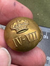 Load image into Gallery viewer, Nice Original Victorian 4th / 7th Royal Dragoon Guards Regiment Button - The Militaria Shop
