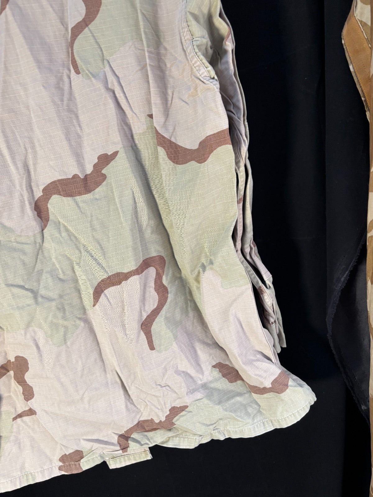 Gulf War US Army DCU Camouflaged Combat Field Coat/Jacket - Large/long - The Militaria Shop