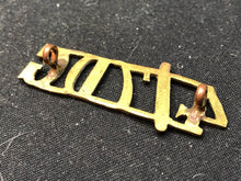 Load image into Gallery viewer, Original WW2 British Army Brass Shoulder Title - 4th 7th Dragoon Guards - The Militaria Shop
