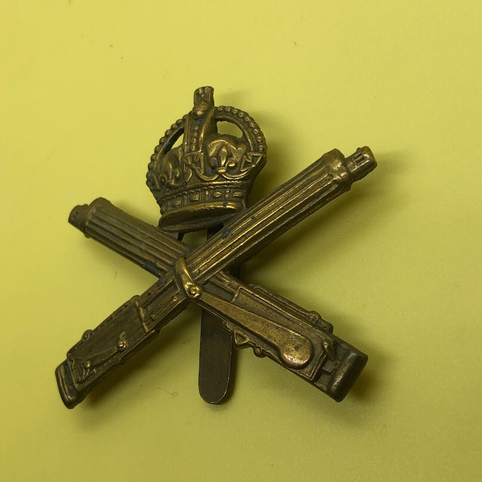 Original Ww1 British Army Machine Gun Corps Mgc Cap Badge 