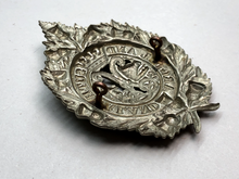 Lade das Bild in den Galerie-Viewer, Original WW2 British Army Argyll and Sutherland Highlanders Scottish Cap Badge
