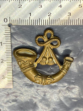 Load image into Gallery viewer, Original British Army WW1 / WW2 Light Infantry Collar Badge
