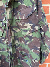 Charger l&#39;image dans la galerie, Genuine British Army DPM Camouflaged Combat Smock Jacket - Size 180/96
