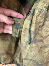 Lade das Bild in den Galerie-Viewer, Genuine British Army DPM Camouflaged Combat Field Jacket - Size 190/104
