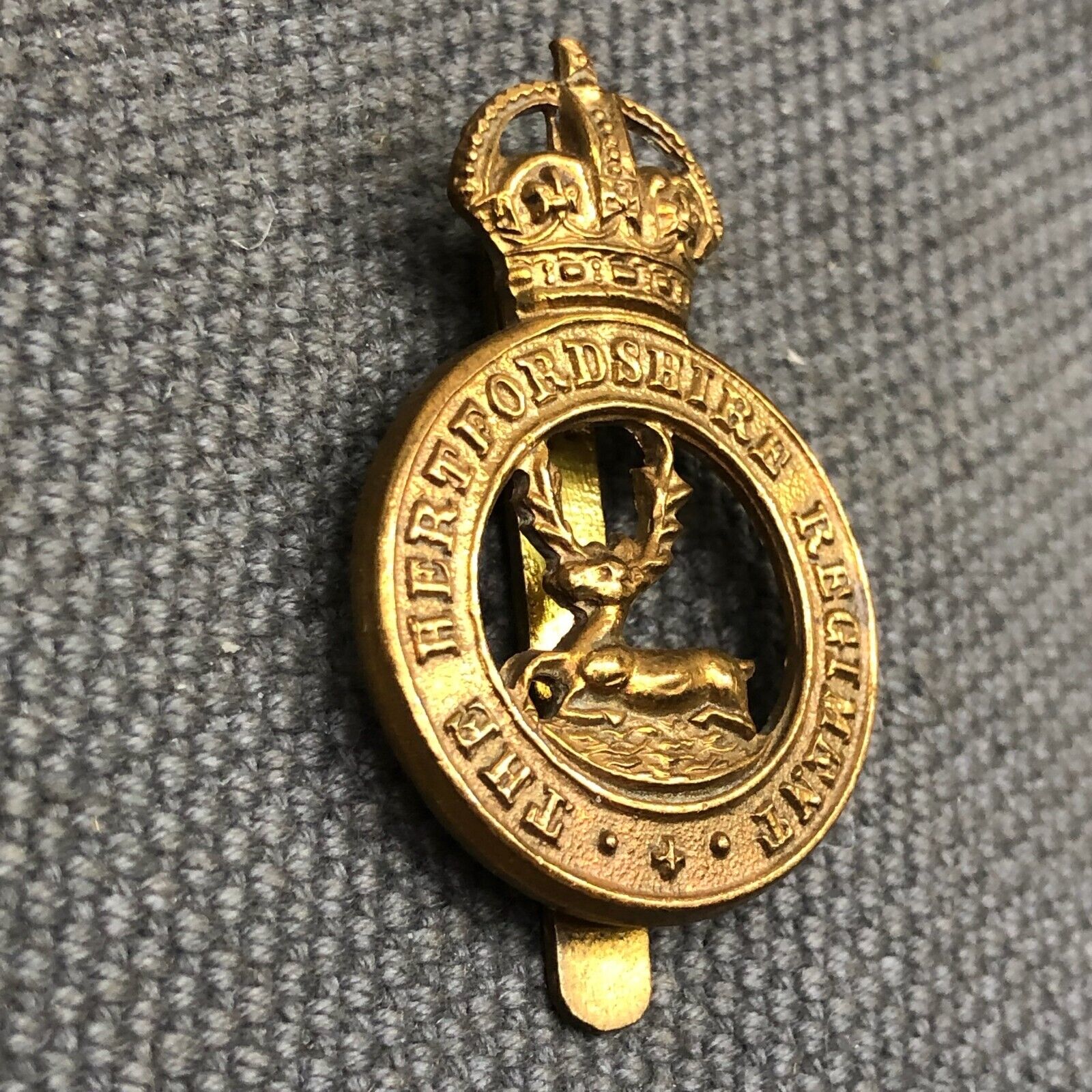 Original WW2 British Army Cap Badge - Hertfordshire Regiment - The Militaria Shop