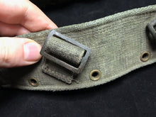 Charger l&#39;image dans la galerie, Original British Army WW2 44 Pattern Combat Belt - 38&quot; Waist
