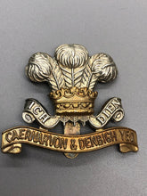 Lade das Bild in den Galerie-Viewer, Original WW2 British Army Caernarvon &amp; Denbigh Yeomanry Cap Badge
