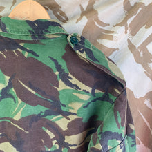 Lade das Bild in den Galerie-Viewer, Genuine British Army Smock Combat Jungle DPM Camouflage - Size 160/104
