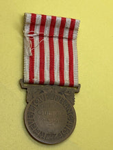 Load image into Gallery viewer, Original French Army  1914 / 1918 Commemorative War Medal
