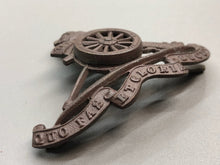 Lade das Bild in den Galerie-Viewer, Original WW1 British Army Royal Artillery Officers Bronze Cap Badge
