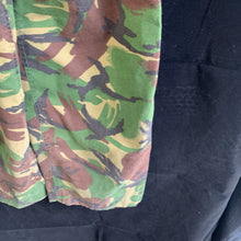 Lade das Bild in den Galerie-Viewer, Genuine British Army DPM Camouflaged Combat Trousers Lightweight - Size 80/72/88
