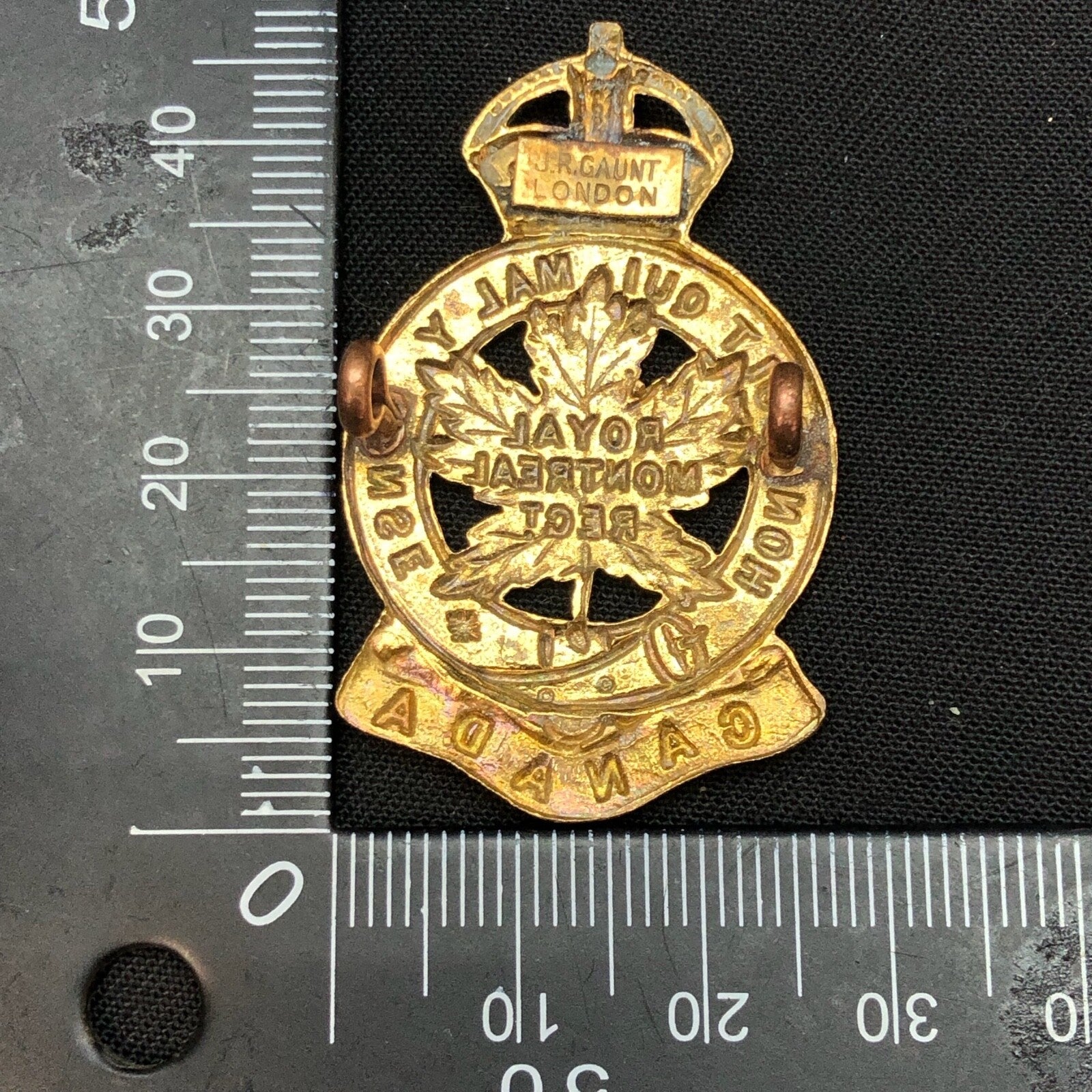 Original British Army WW1 / WW2 Royal Montreal Regiment Cap Badge - The Militaria Shop