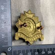 Load image into Gallery viewer, Original WW1 British Army Bedfordshire Regiment Cap Badge - Rare Brass Variation
