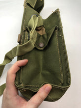 Charger l&#39;image dans la galerie, Original WW2 British Army Assault Lightwieght Gas Mask Bag
