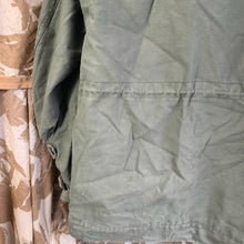 Load image into Gallery viewer, Genuine Dutch Army Combat Jacket - Seyntex - 92cm Chest - 180 Height
