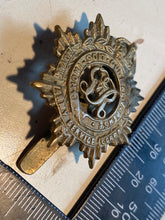 Lade das Bild in den Galerie-Viewer, Original British Army WW2 Royal Army Service Corps Cap Badge Maker Marked
