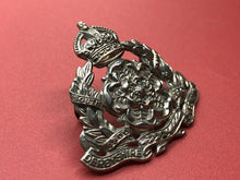 Load image into Gallery viewer, Original WW1 British Army Derbyshire Yeomanry Cap Badge
