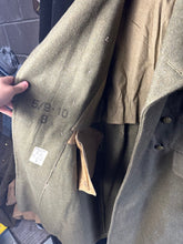 Charger l&#39;image dans la galerie, Original British Army Soldiers Greatcoat 1951 Pattern - 41&quot; Chest
