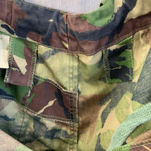 Lade das Bild in den Galerie-Viewer, Geuine British Army DPM Camouflaged Combat Trousers - 75/80/96
