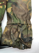 Lade das Bild in den Galerie-Viewer, Genuine British Army DPM Camouflaged Gaiters - Size Standard
