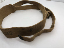 Charger l&#39;image dans la galerie, Original WW2 British Army 37 Pattern Radio Shoulder Strap
