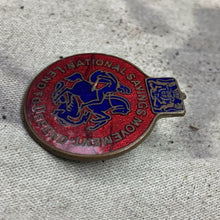 Load image into Gallery viewer, Origianl WW2 National Savings Movement Committee Member Pin Badge
