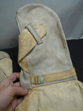 Load image into Gallery viewer, Original WW2 Pattern British Army White Camouflaged Gloves / Gunners Mittens
