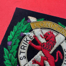 Lade das Bild in den Galerie-Viewer, British Army Bullion Embroidered Blazer Badge - London Scottish Regiment
