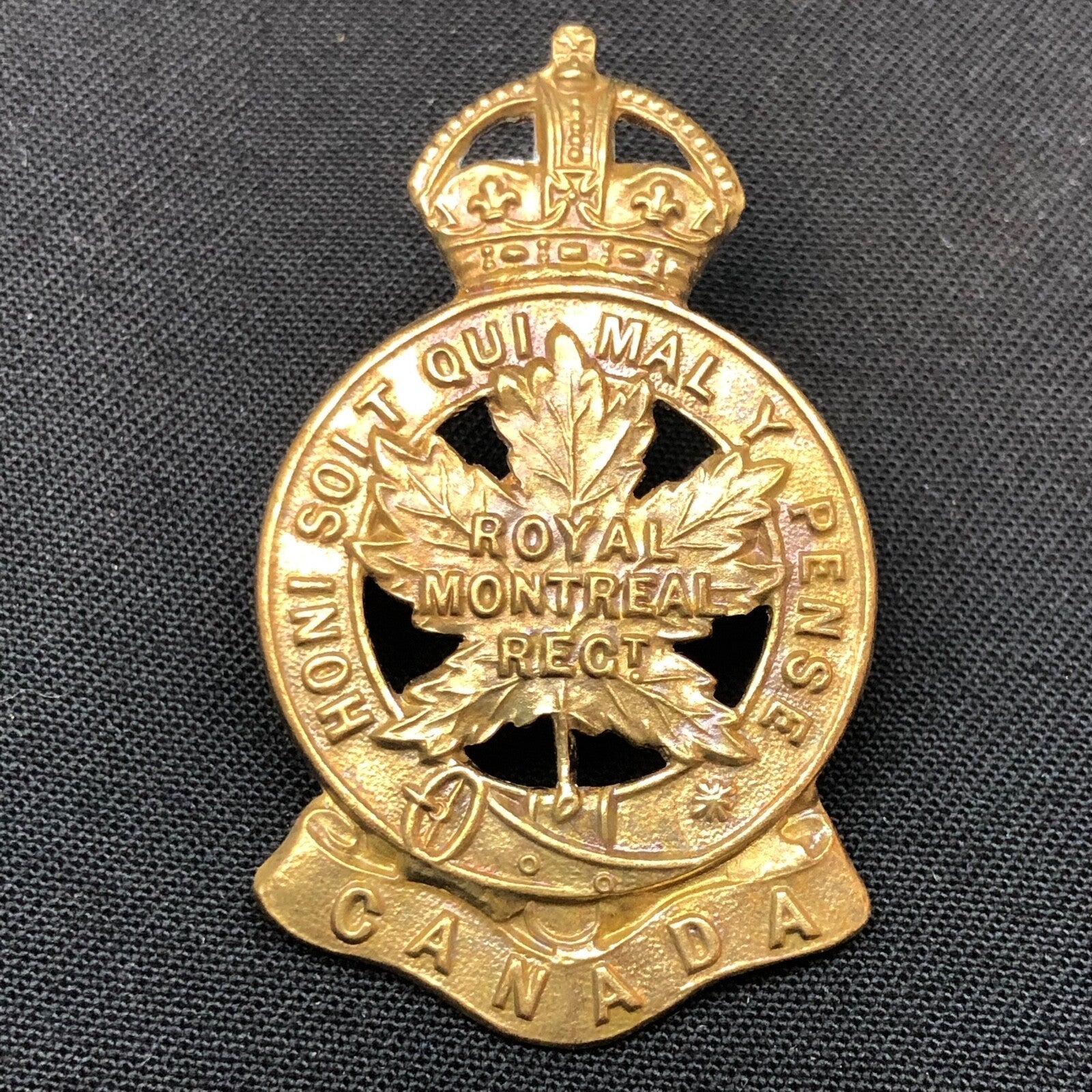 Original British Army WW1 / WW2 Royal Montreal Regiment Cap Badge - The Militaria Shop