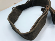 Charger l&#39;image dans la galerie, Original WW2 British Army 37 Pattern Webbing Belt - Size 44&quot; Waist
