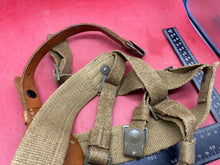 Charger l&#39;image dans la galerie, Original Post WW2 German Army Tropical Y-Straps in Great Condition
