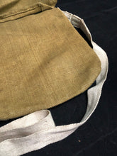 Lade das Bild in den Galerie-Viewer, Original WW2 British Civil Defence Home Front Gas Mask Bag 1941 Dated
