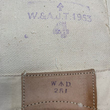 Lade das Bild in den Galerie-Viewer, Original British Army / Royal Navy White 37 Pattern Spats / Gaiters- Well Marked
