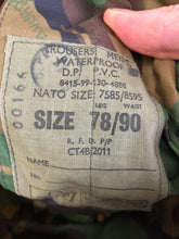 Lade das Bild in den Galerie-Viewer, Genuine British Army DPM Camouflage Waterproof Trousers - Leg 78cm Waist 90cm
