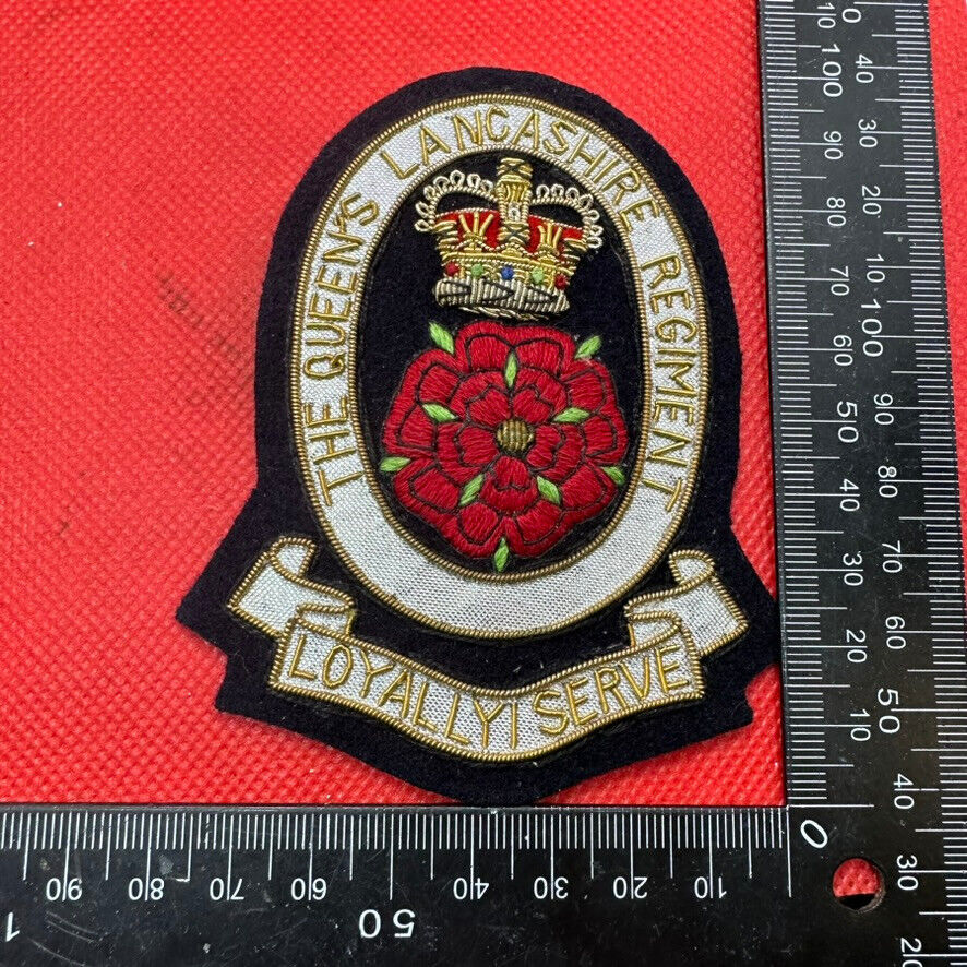 Blazer-Abzeichen mit Bullion-Stickerei der britischen Armee – The Queen’s Lancashire Regiment