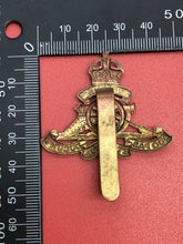 Charger l&#39;image dans la galerie, Original WW2 British Army Royal Artiller Beret / Side Cap Badge
