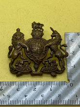 Load image into Gallery viewer, Original WW1 / WW2 British Army - General Service Cap / Collar Badge
