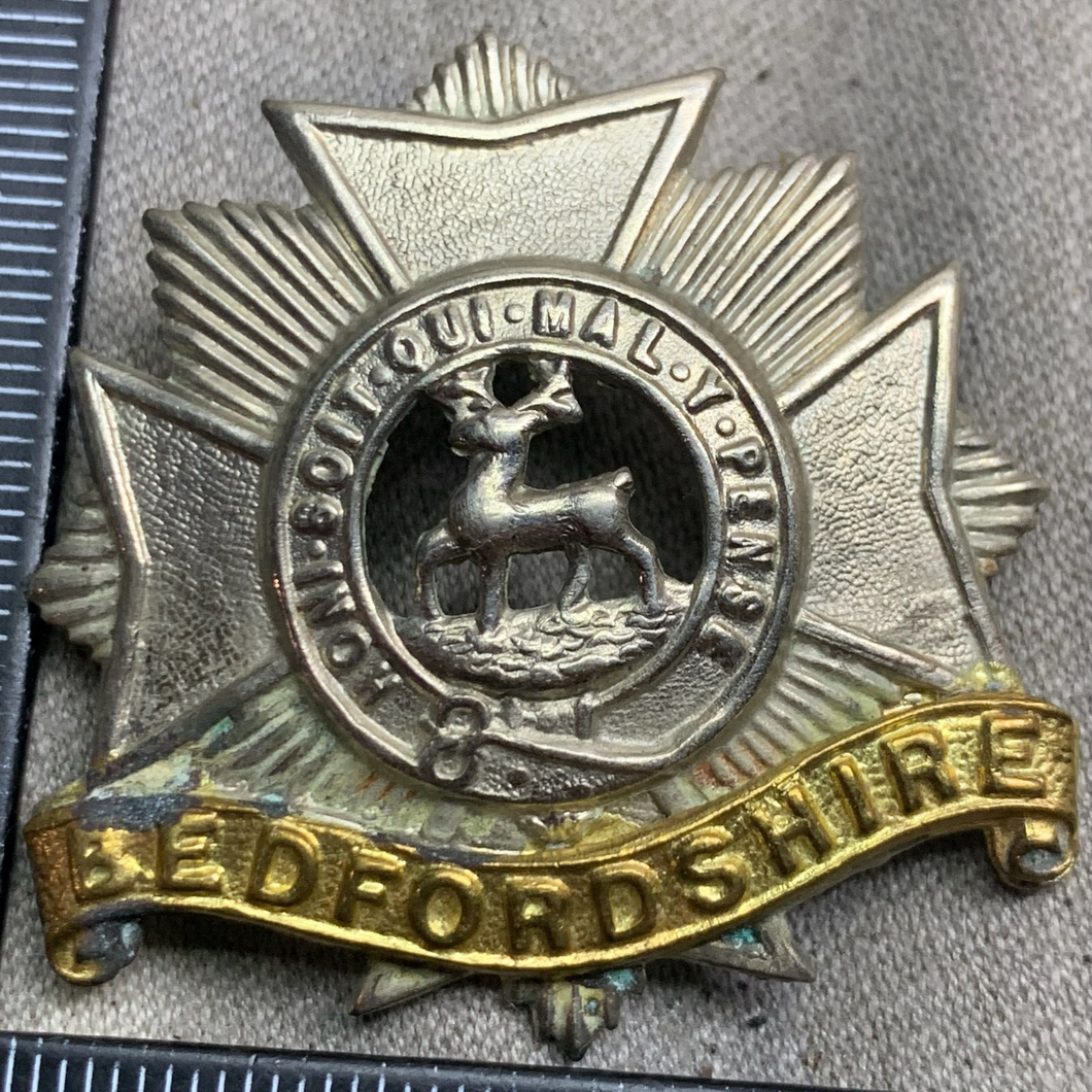 Original WW1 British Army Bedfordshire Regiment Cap Badge