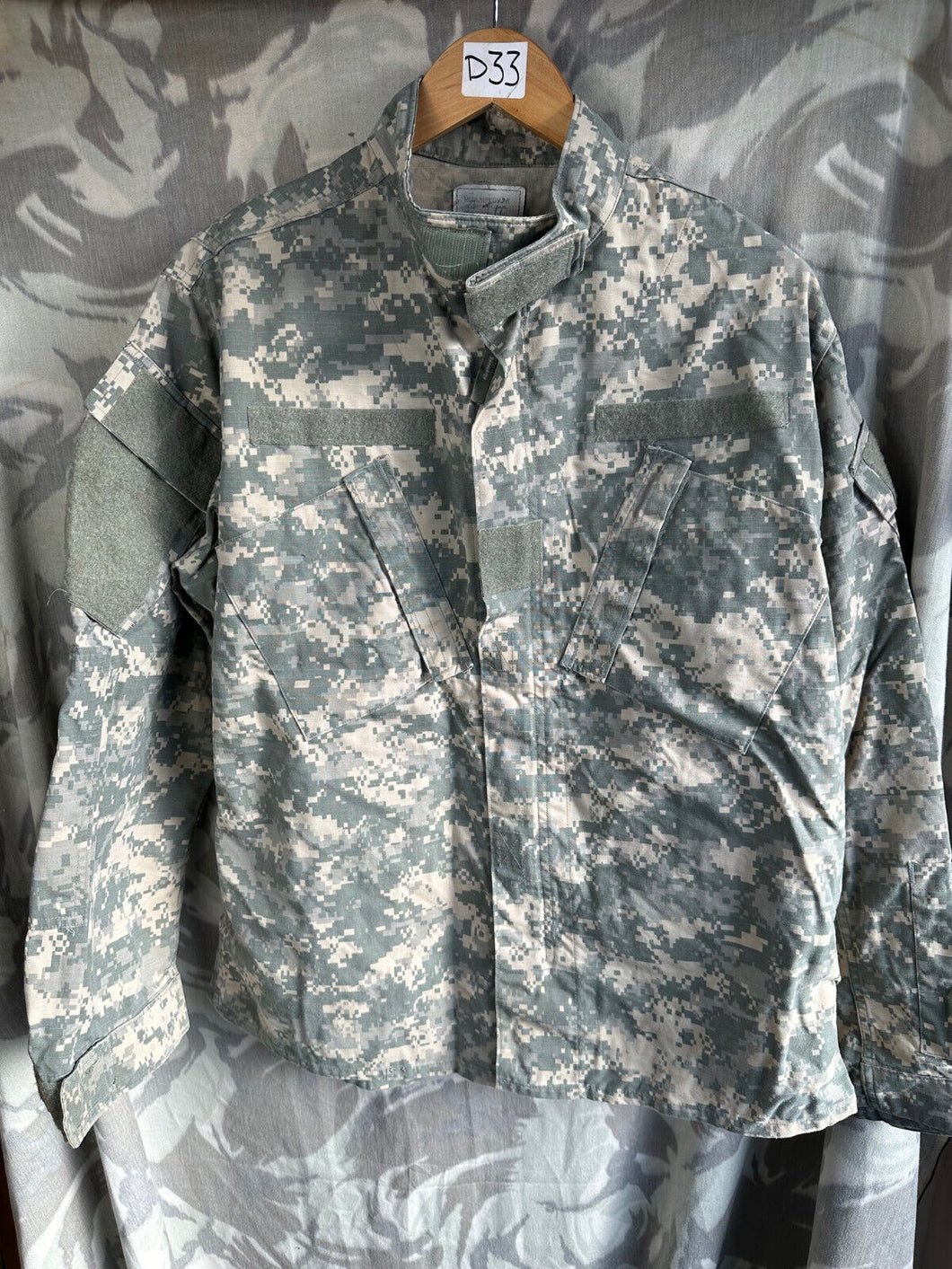 Vintage US Army Combat Uniform Tactical Digital Camouflage Jacket - Medium/Reg