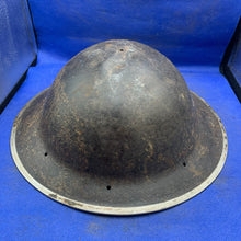 Lade das Bild in den Galerie-Viewer, Original WW2 British Army Mk2 Brodie Combat Helmet
