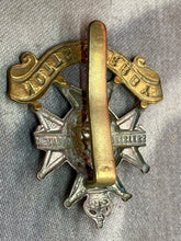 Load image into Gallery viewer, Original British Army WW1 / WW2 Notts &amp; Derby Regiment Cap Badge
