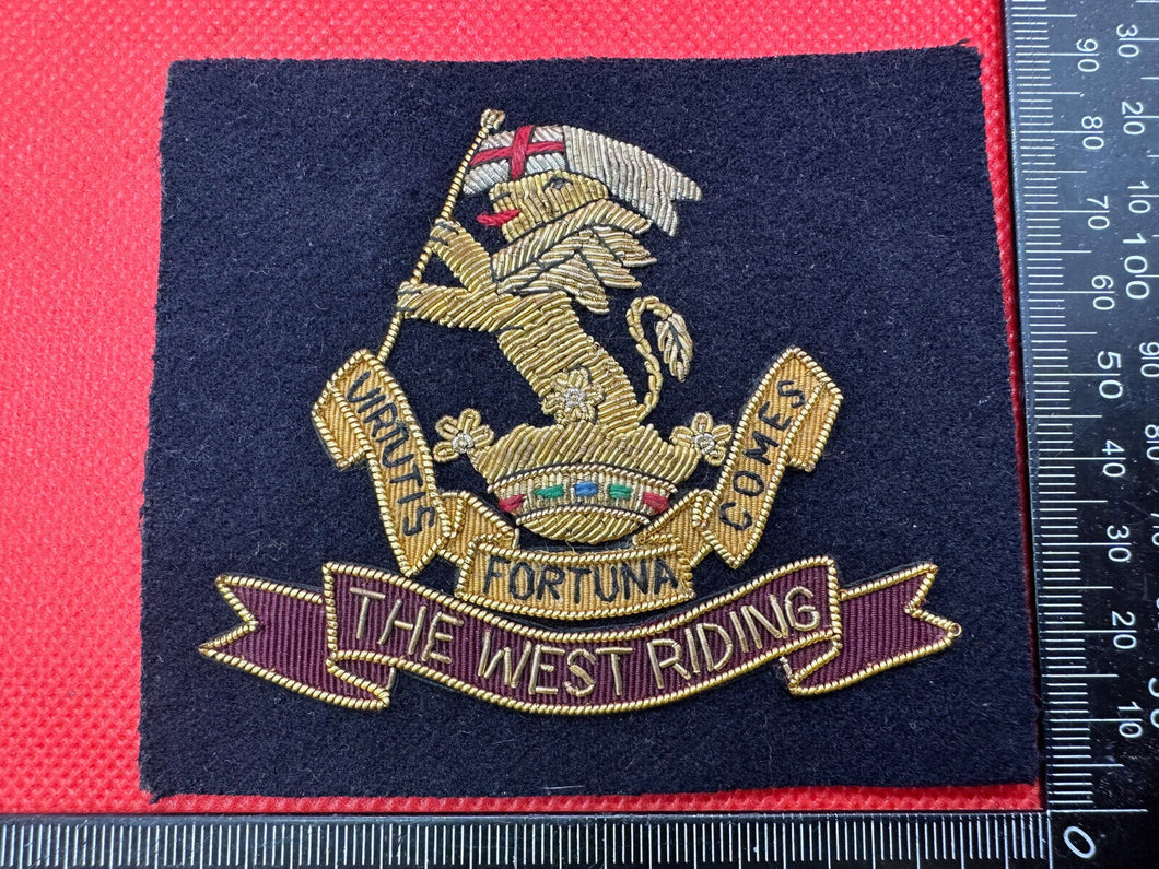 Blazer-Abzeichen mit Bullion-Stickerei der britischen Armee – The West Riding Regiment