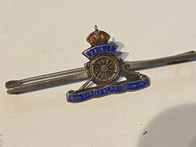 Load image into Gallery viewer, Original WW1 / WW2 British Army - Royal Artillery Sweetheart Brooch
