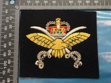 Lade das Bild in den Galerie-Viewer, British RAF Bullion Embroidered Blazer Badge - Royal Air Force Physical Training
